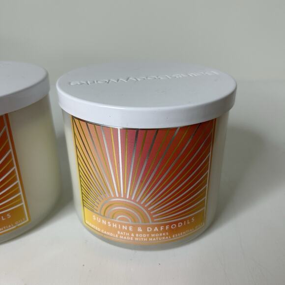 Bath & Body Works Sunshine & Daffodils Lid 3-Wick Candle 14.5 oz Lot Of 2 Large - Picture 2 of 5